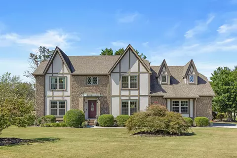 1420 Windbrook Dr, Hixson, TN 37343
