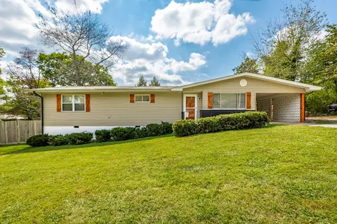 153 Lawrence St, Rossville, GA 30741