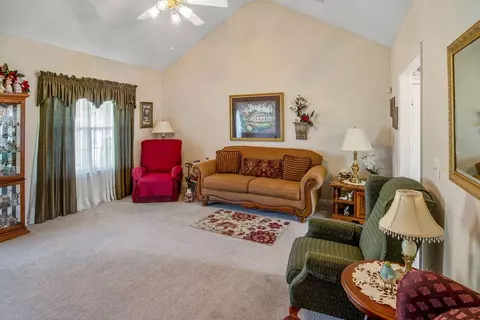 546 Colony Cir, Fort Oglethorpe, GA 30742 photo 11