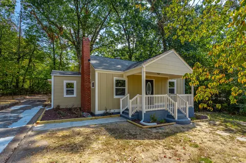 424 Montclair Dr, Rossville, GA 30741