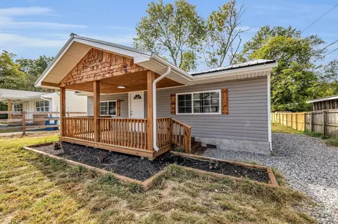108 Spruce St, Rossville, GA 30741