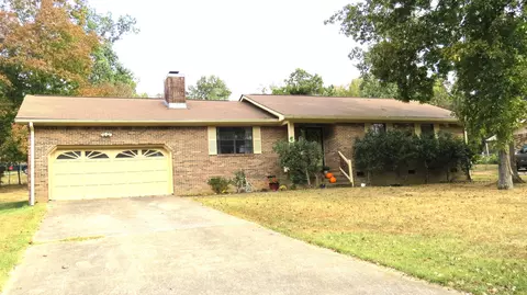 227 Battlewood Dr, Fort Oglethorpe, GA 30742