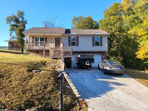 6420 Middle Dr, Chattanooga, TN 37416