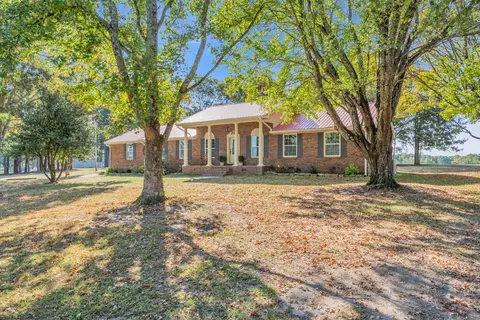 405 Bluff Rd, Section, AL 35771