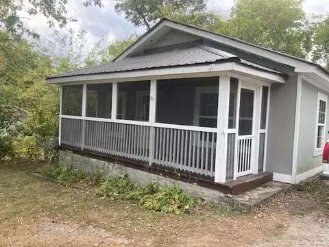 114 1st St, Rossville, GA 30741