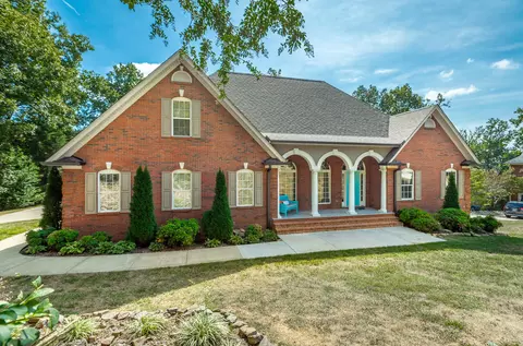 7868 Rocky Ledge Dr, Hixson, TN 37343