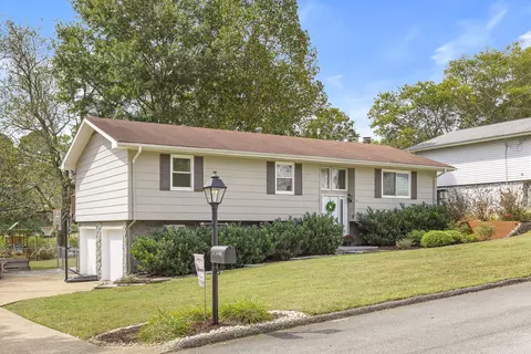1412 Caramel Cir, Hixson, TN 37343