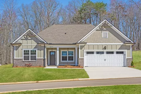2568 Blue Skies Dr #21, Ooltewah, TN 37363