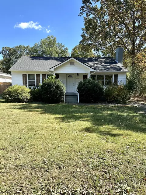 245 Hollywood Dr, Rossville, GA 30741