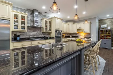 129 SE Kensington Dr, Calhoun, GA 30701