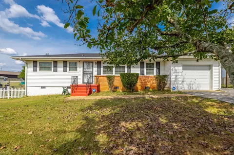 1703 Broadview Dr, Hixson, TN 37343