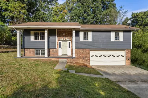 8110 Blue Spruce Dr, Hixson, TN 37343