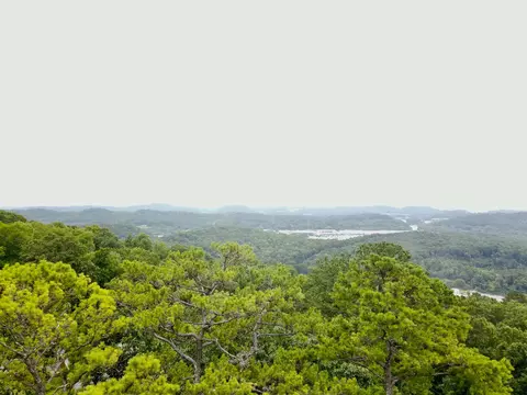 1034 Balmoral Dr, Signal Mountain, TN 37377