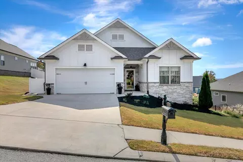 9036 Bear Claw Xing, Ooltewah, TN 37363