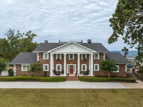 147 S Mission Ridge Dr, Rossville, GA 30741