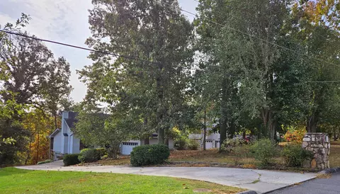 2810 Hidden Trail Ln, Chattanooga, TN 37421