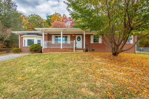 134 Laurelwood Cir, Rossville, GA 30741
