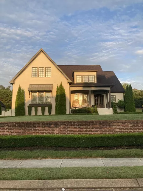 7229 Claudes Creek Dr, Ooltewah, TN 37363