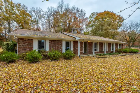 7608 W Clearwater Rd, Hixson, TN 37343