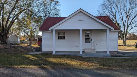 423 Manilla Rd, Englewood, TN 37329