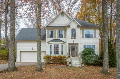 3622 Gentry Station Dr, Signal Mountain, TN 37377