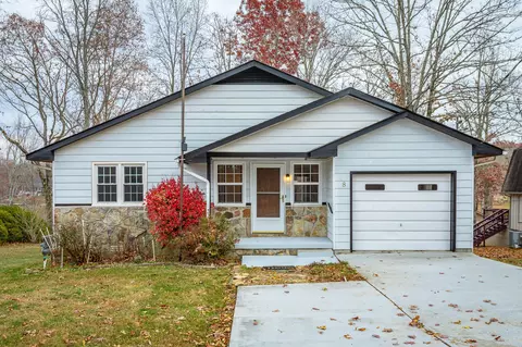 8 Cherokee Pl, Crossville, TN 38572