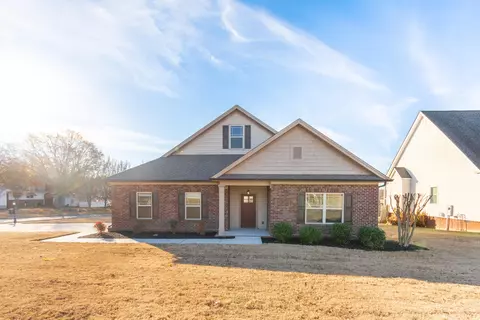 104 Quartz Dr, Chickamauga, GA 30707