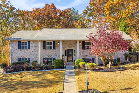 1626 Lake Marina Dr, Hixson, TN 37343
