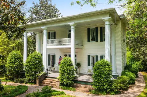 201 NE Fillauer Lake Rd, Cleveland, TN 37364