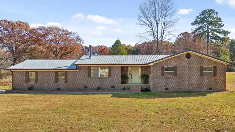 1232 Hotwater Rd, Soddy Daisy, TN 37379