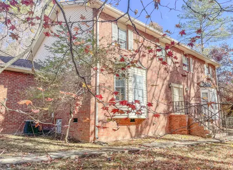 207 Cora Ann Dr, Rossville, GA 30741