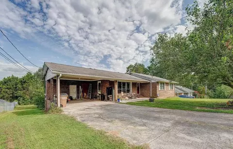 173 NW Pioneer Dr, Dalton, GA 30721