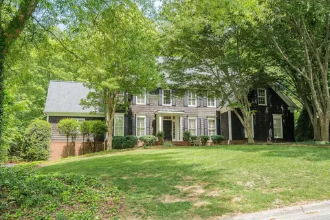 2135 Chatham Dr, Dalton, GA 30720