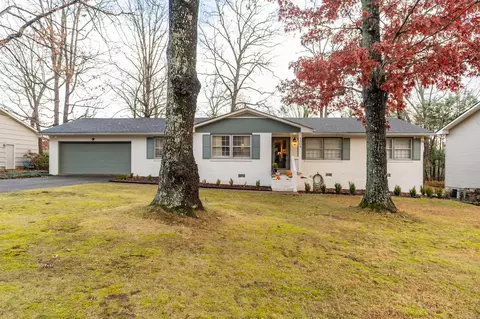 1308 Brockton Dr, Signal Mountain, TN 37377