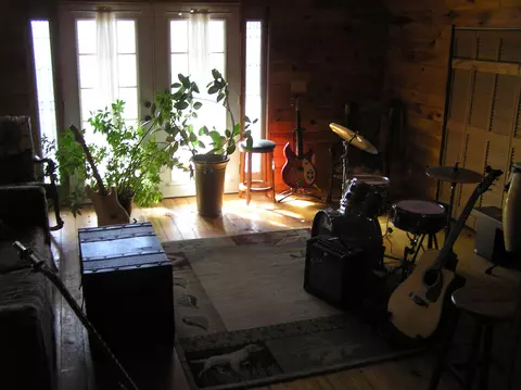 Living - 690 Mirror Lake Rd, Dunlap, TN 37327 photo 5 of 8