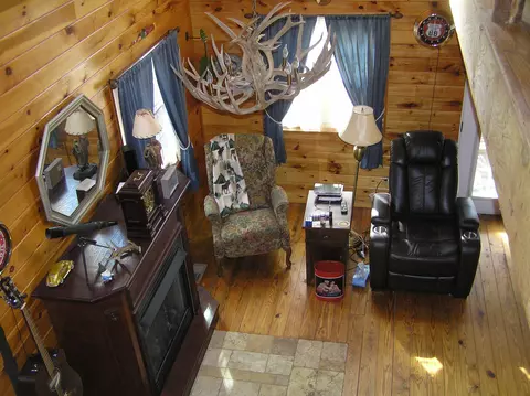 Living - 690 Mirror Lake Rd, Dunlap, TN 37327 photo 7 of 8