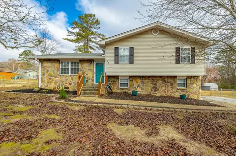 88 Hedgewood Dr, Chickamauga, GA 30707