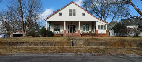 215 Hoffman Ave, Bridgeport, AL 35740