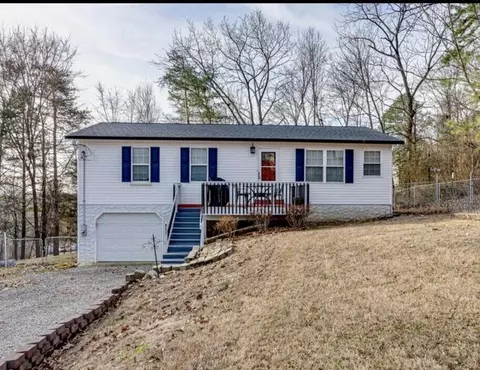 957 Skyline Dr, Rossville, GA 30741