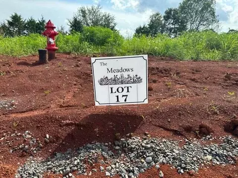 17 The Mdws #17, Riceville, TN 37370