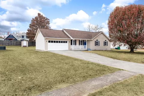 85 Cedar Tree Ln, Rossville, GA 30741