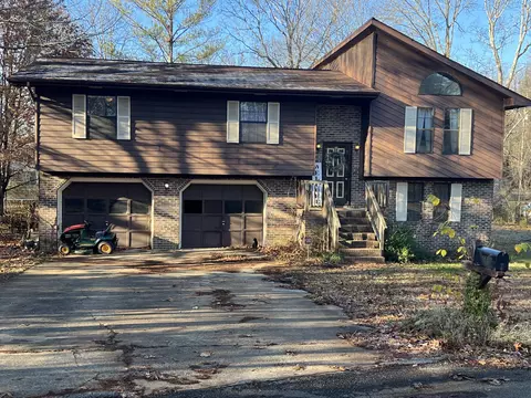 143 Pinewood Ln, Fort Oglethorpe, GA 30742