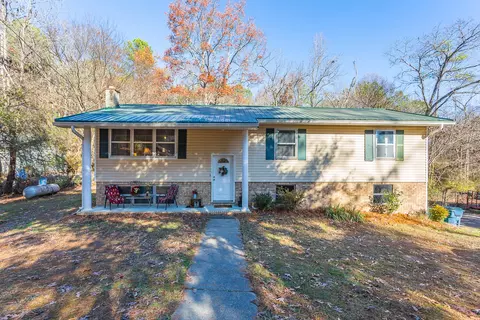 329 Gravitt Rd, Chickamauga, GA 30707