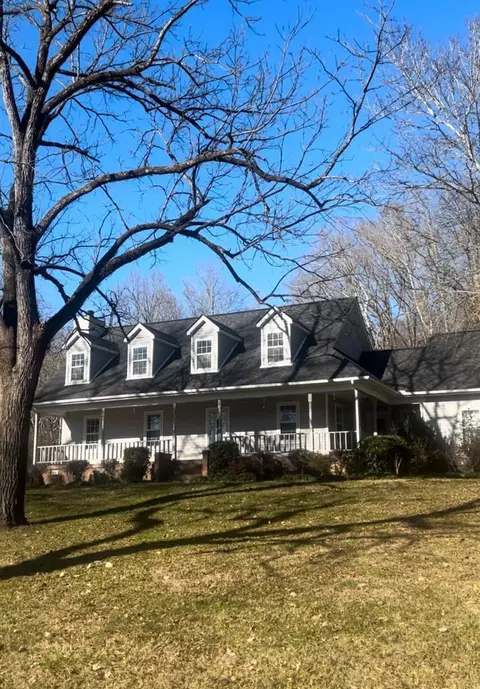 956 Briar Patch Rd, Prospect, TN 38477