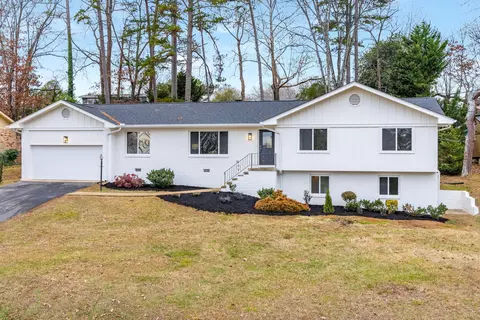 1805 Terra Verde Dr, Chattanooga, TN 37421