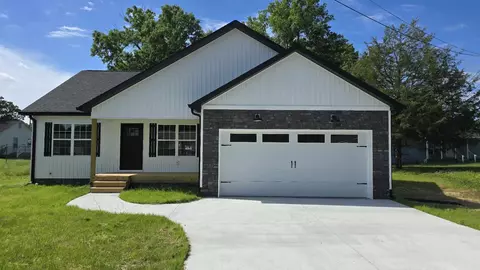206 W Chestnut St, Chatsworth, GA 30705