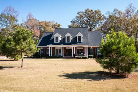 205 Riverbluff Dr, Summerville, GA 30747