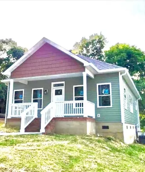 737 Sylvan, Chattanooga, TN 37411