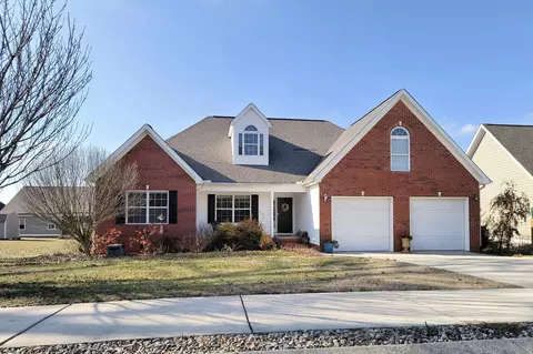 67 Bending Oak Dr, Chickamauga, GA 30707