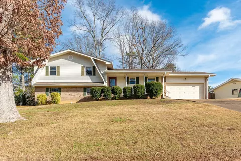 1605 Colorado St, Hixson, TN 37343